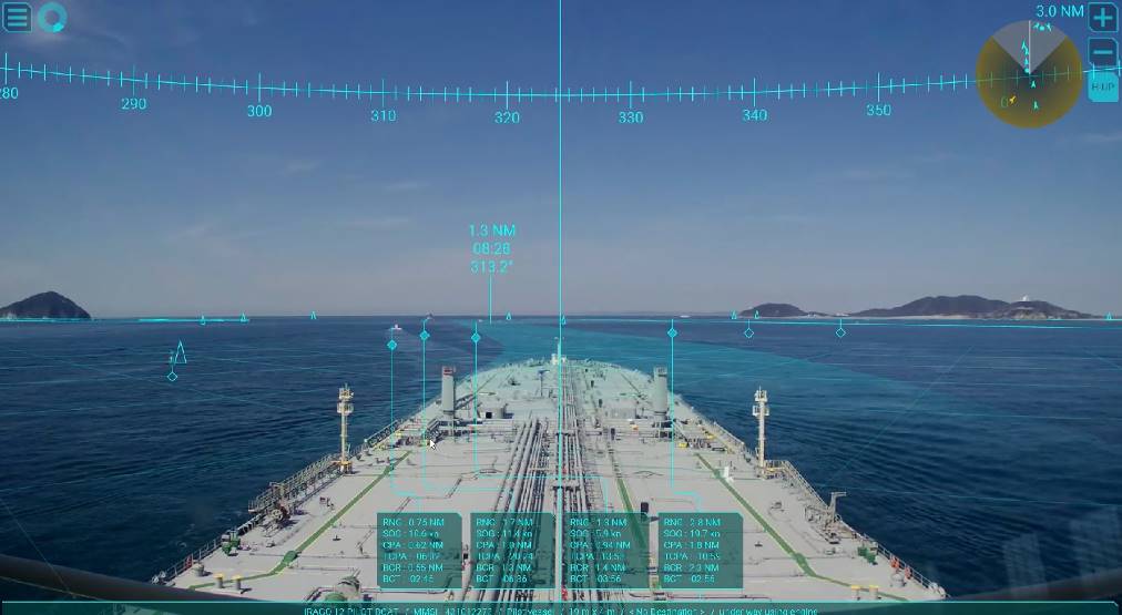 ARを使用したコンテナ船の無人運行風景